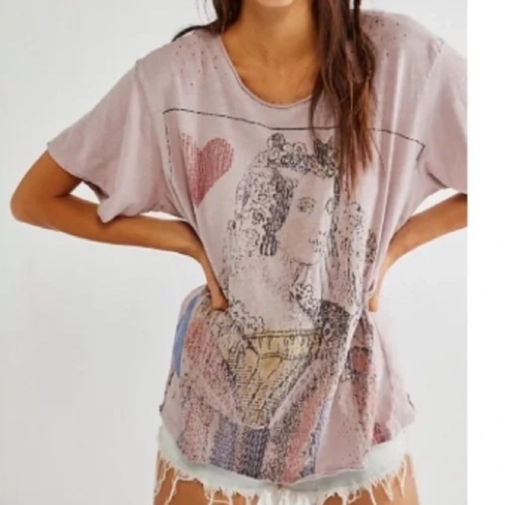 Magnolia Pearl Queen of Hearts Tee plus Gift